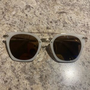 Oliver Peoples Dacette Sunglasses. Ecru-Brushed Gold/Brown Mirrow Bronze Lenses.